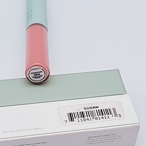 Evio Beauty Hydrating Lip Gloss - Picture 2 of 5
